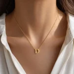 گردنبند حرف D