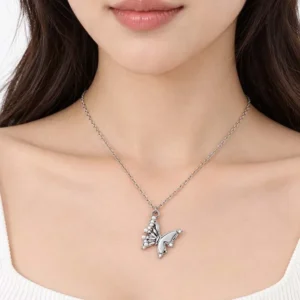 گردنبند پروانه نقره‌ای APEX